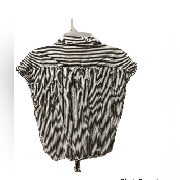 (3for$35) Women's Button- down short sleeves blouse - Picture 2 of 4